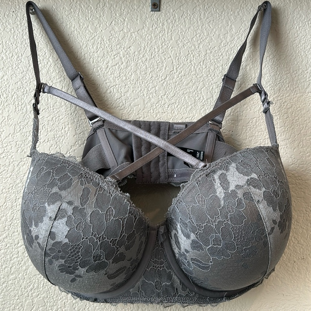 TORRID 42DDD convertible padded grey lace bra underwire strappy, like new